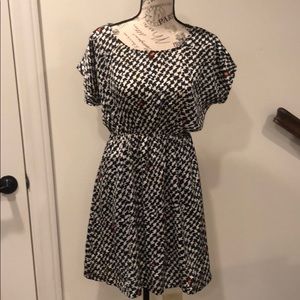 Short sleeve dress